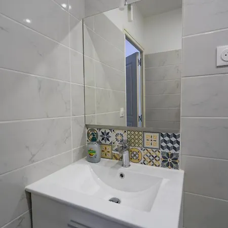 Capstay La Rhonelle - Netflix - 2 Chambres - Cuisine Valenciennes Exterior photo