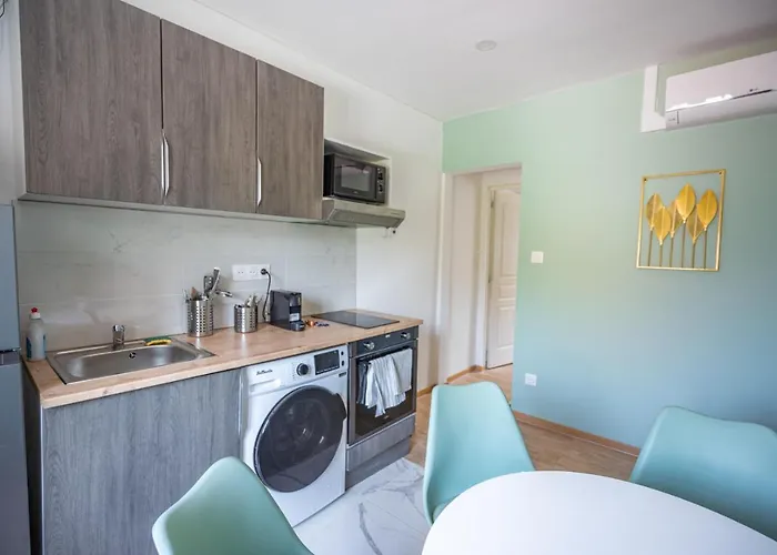 Capstay La Rhonelle - Netflix - 2 Chambres - Cuisine