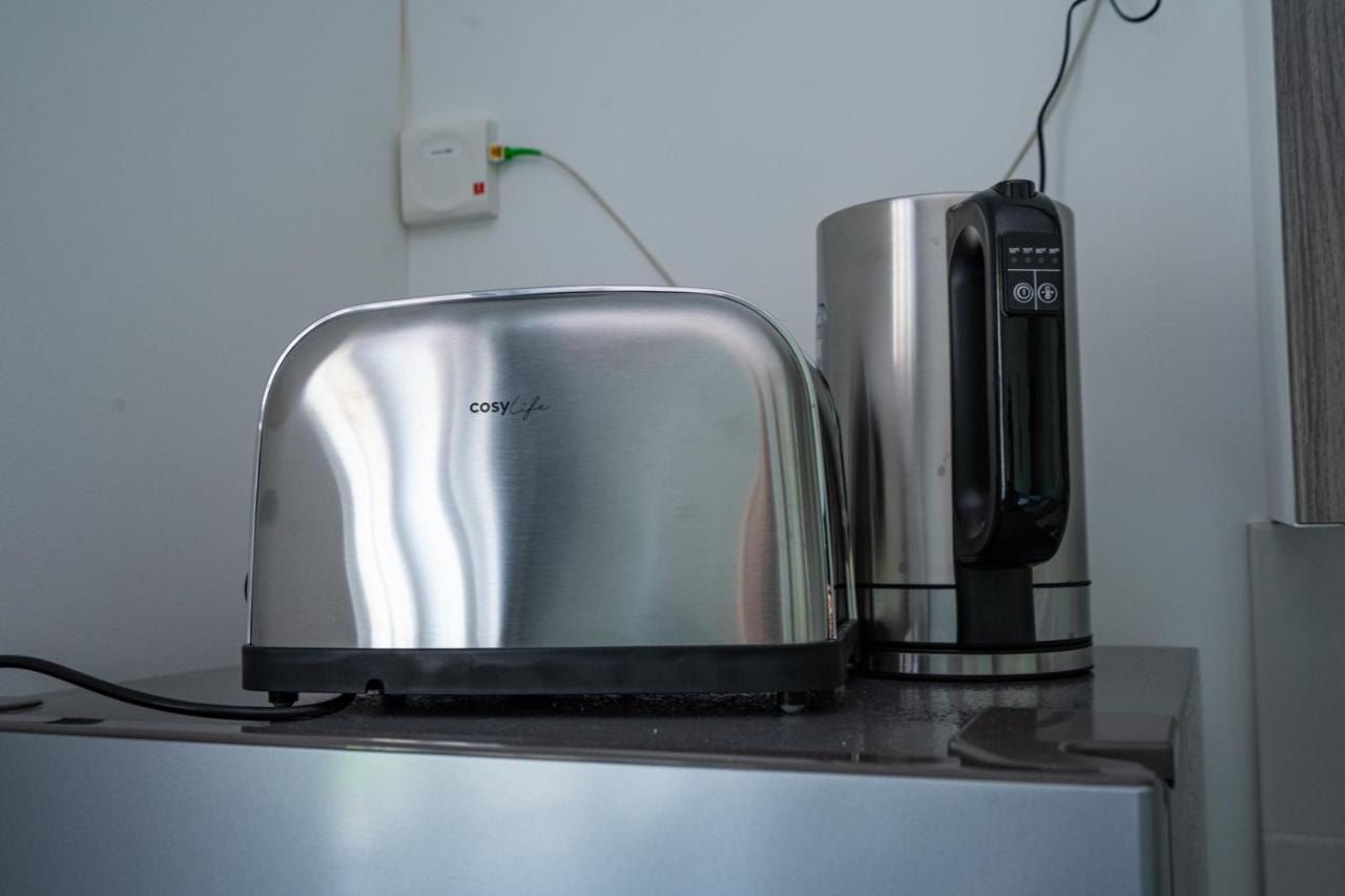 Capstay La Rhonelle - Netflix - 2 - Cuisine Apartment