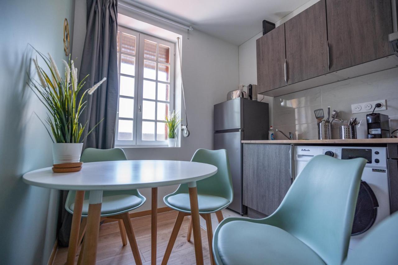 Capstay La Rhonelle - Netflix - 2 - Cuisine Apartment