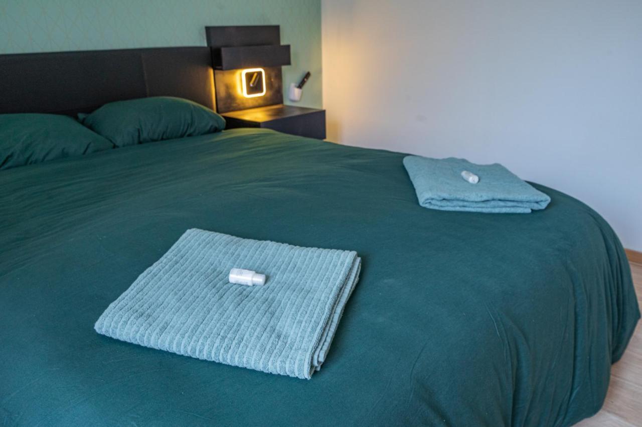 Capstay La Rhonelle - Netflix - 2 - Cuisine Apartment *