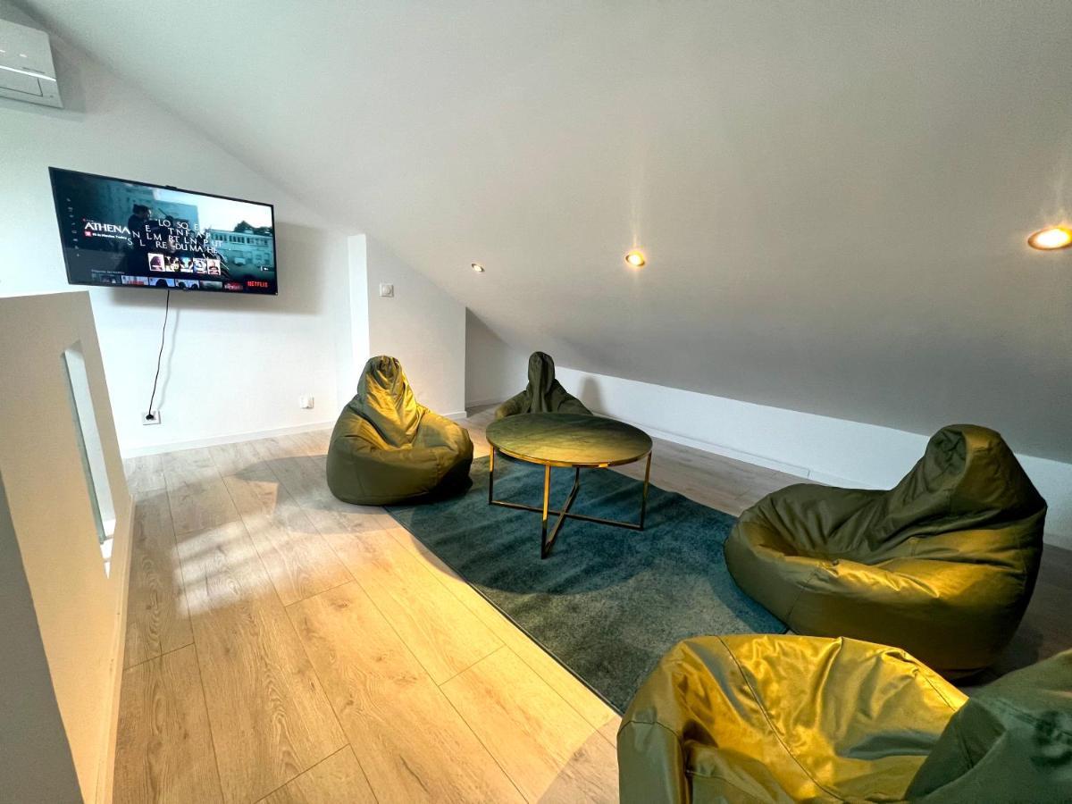 Capstay La Rhonelle - Netflix - 2 - Cuisine Apartment Valenciennes