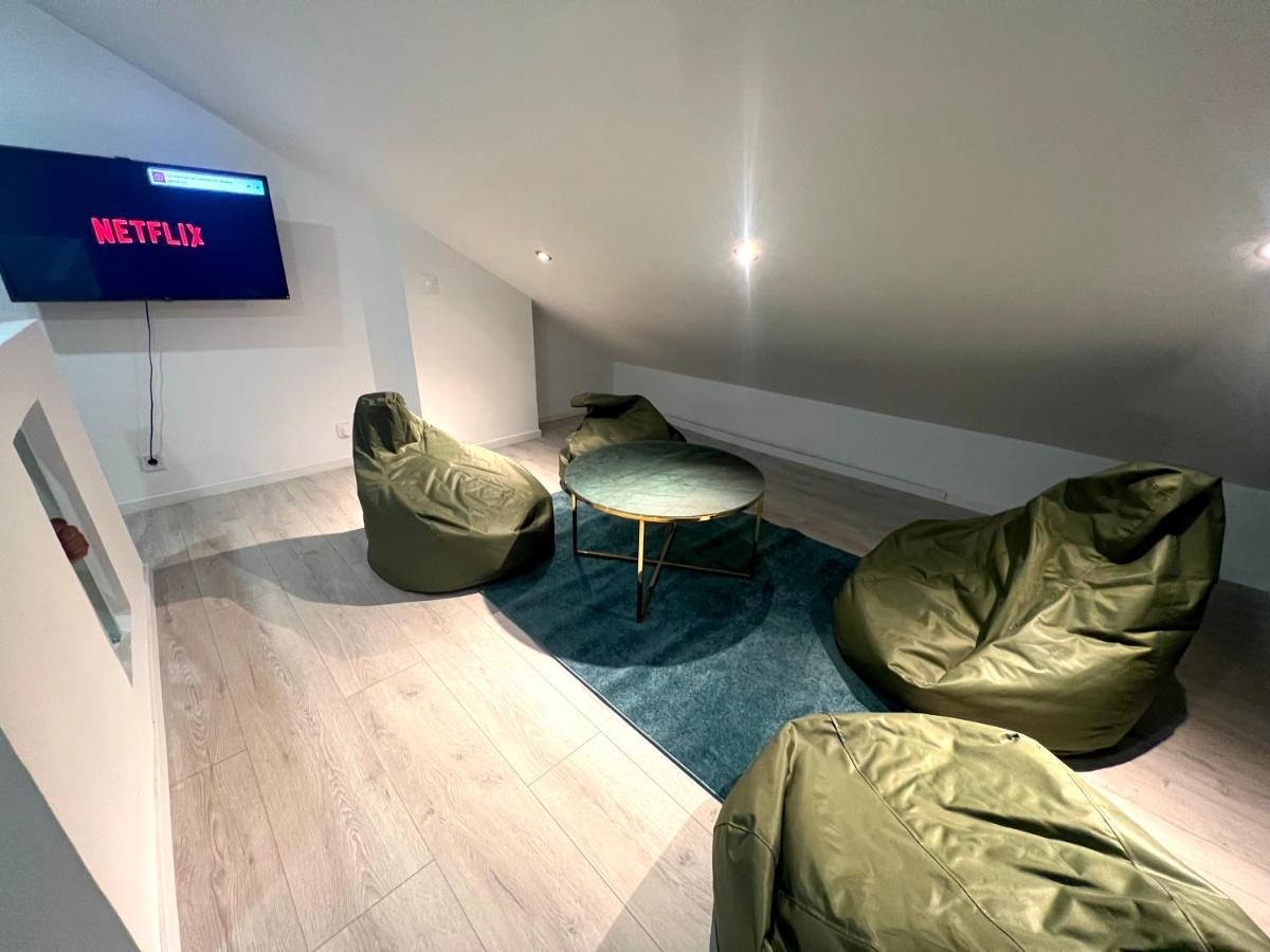 Capstay La Rhonelle - Netflix - 2 - Cuisine Apartment